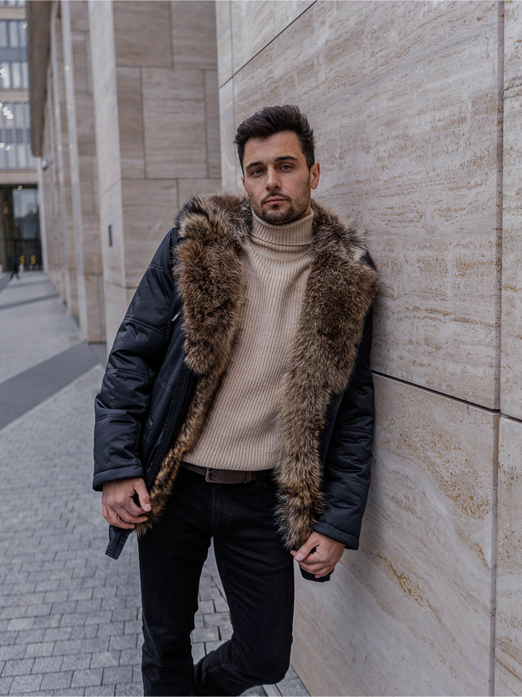 Синяя парка с мехом енота  Dennis